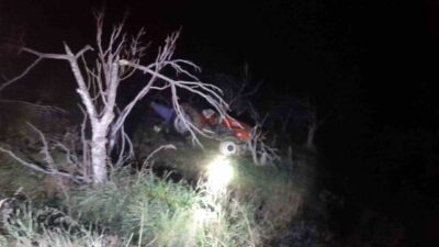 İzmir’in Kiraz ilçesinde devrilen traktörün altında kalan sürücü hayatını kaybetti.