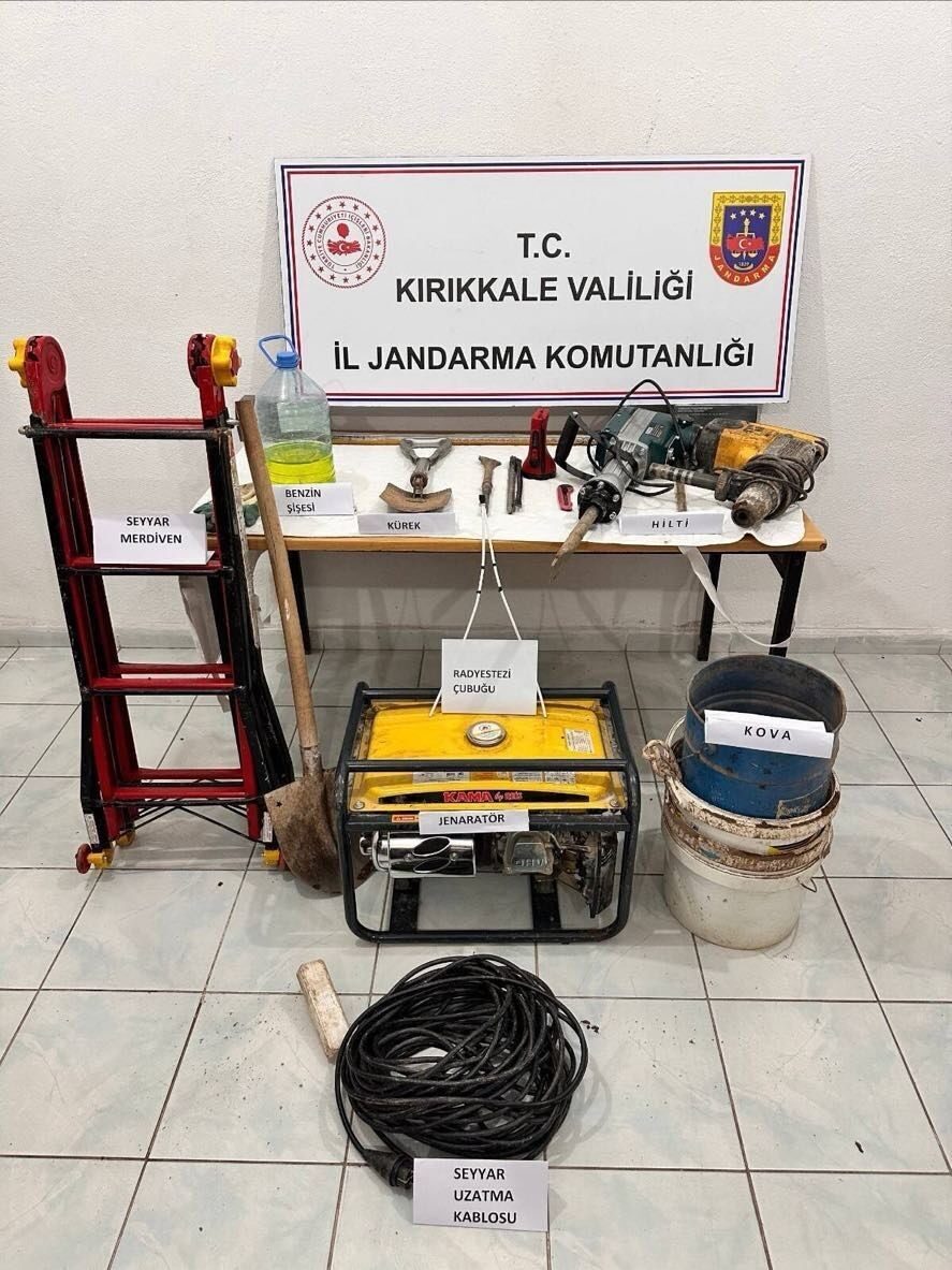 Kırıkkale’nin Delice ilçesinde 1. sit alanında kaçak kazı yaparken suçüstü