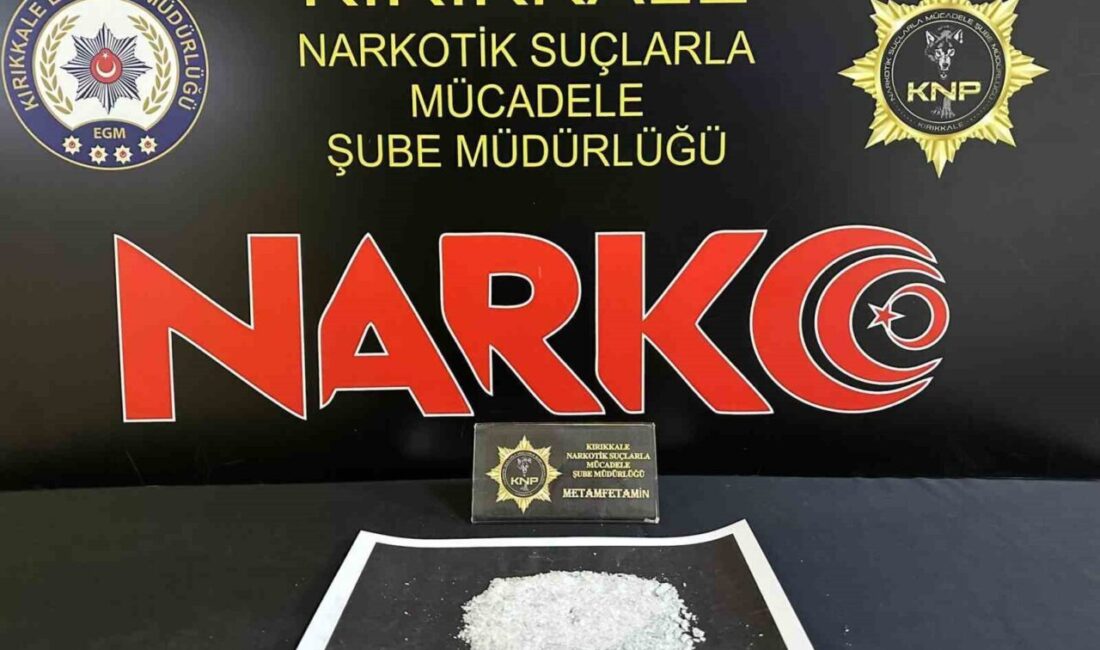 Kırıkkale’de narkotik ekiplerince düzenlenen operasyonda uyuşturucu maddeyle yakalanan şüpheli şahıs