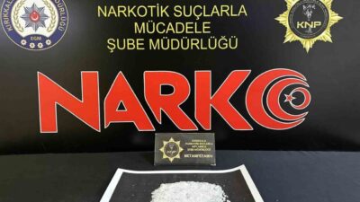 Kırıkkale’de narkotik ekiplerince düzenlenen operasyonda uyuşturucu maddeyle yakalanan şüpheli şahıs