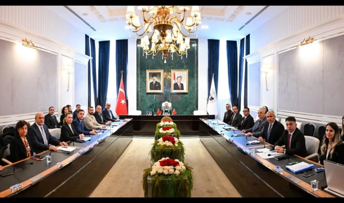 Kırklareli Valisi Uğur Turan başkanlığında düzenlenen toplantıda, Gençlik ve Spor