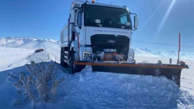 Kayseri Büyükşehir Belediyesi, hafta boyunca etkisini artıran kar yağışı ve