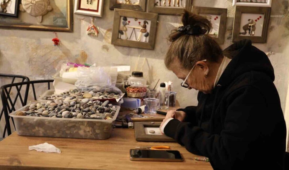 KIRŞEHİR (İHA) – Kırşehir’de taş süsleme sanatçısı Mine Kiper, mesleğinin