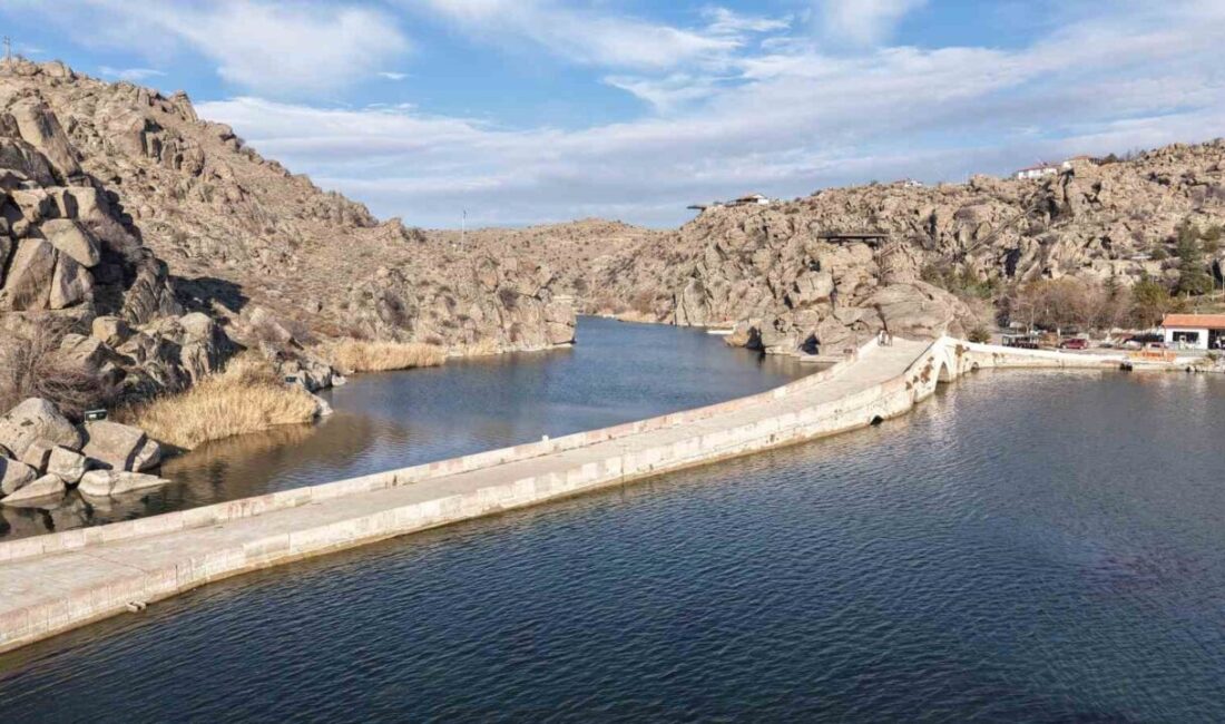 Kırıkkale’de, Anadolu Selçuklu döneminin önemli eserlerinden Çeşnigir Köprüsü ile çevresindeki