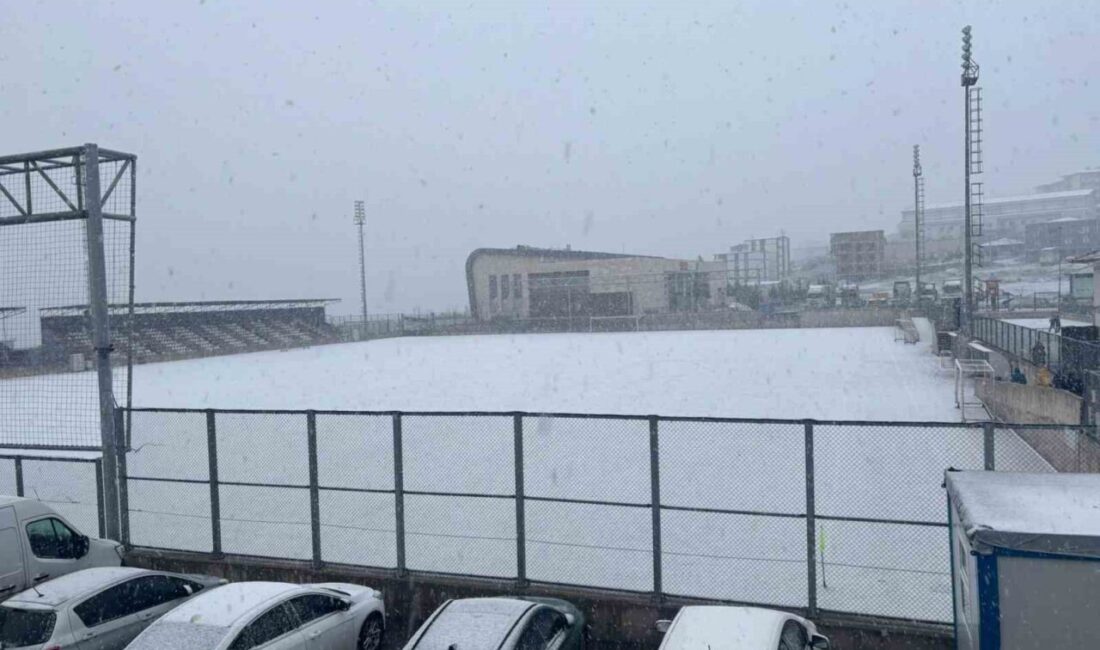 Kocaeli 2. Amatör Lig’de Dilovasıspor ile Mollafeneri arasında oynanan karşılaşma,