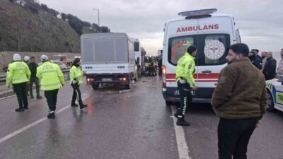 Kocaeli’nin Dilovası ilçesinde 3 aracın karıştığı zincirleme kazada 7 kişi