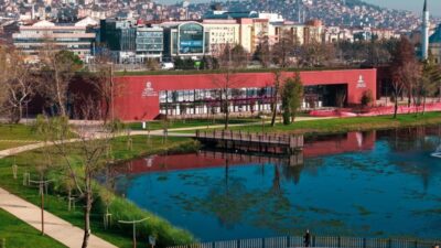 Kocaeli Büyükşehir Belediyesi, Türk düşünce dünyasının önemli ismi Alev Alatlı’nın