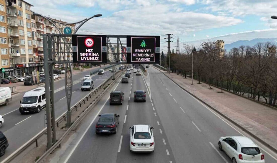 Kocaeli’de trafik akıllı sistemlerle yönetiliyor. 360 kamera, 254 sinyalize kavşak