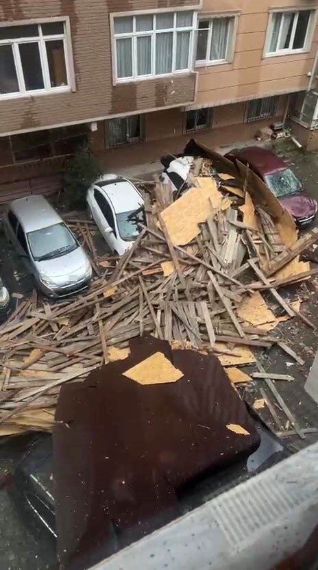 Marmara Bölgesi’ni dün etkisi altına alan kuvvetli rüzgar, Kocaeli’de büyük