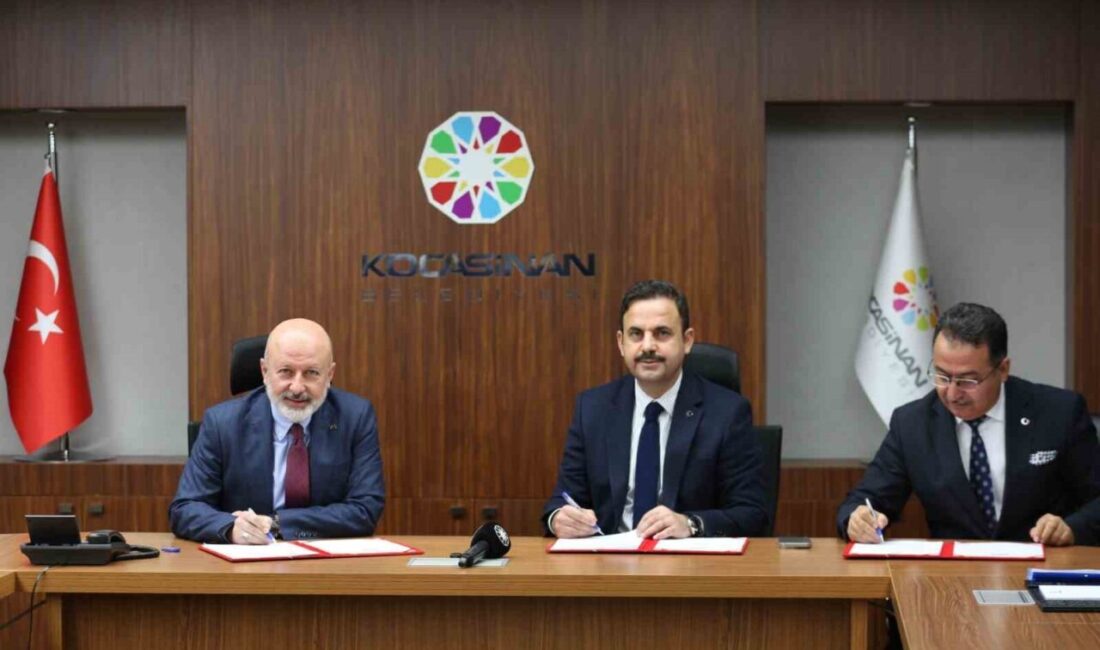 Kayseri Valisi Gökmen Çiçek; Kocasinan Belediyesi tarafından ilkokul ve ortaokul