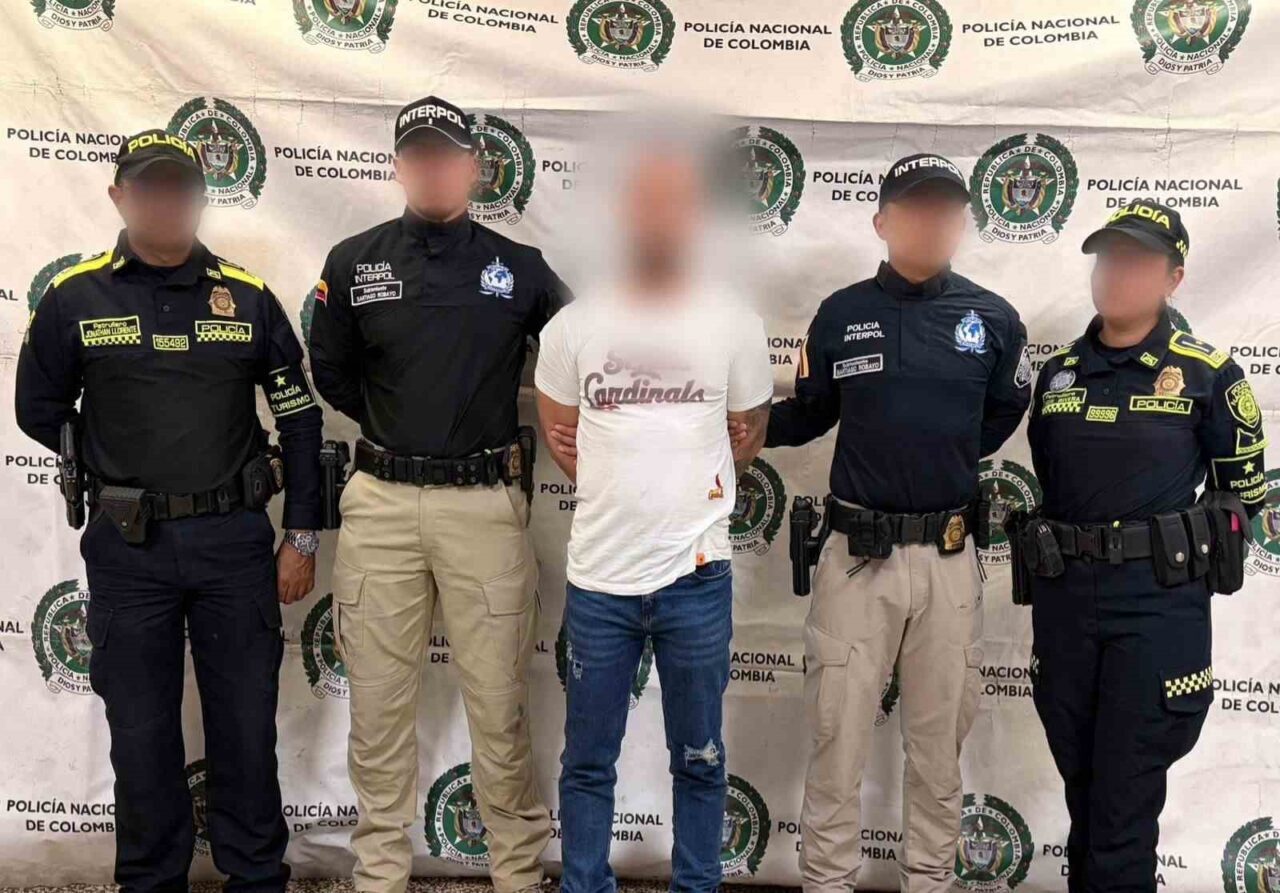 Kolombiyalı yetkililer, Kolombiya-Almanya arasında uyuşturucu kaçakçılığı gerçekleştirmekle suçlanan ve Interpol