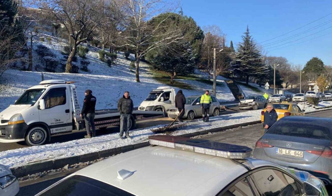Bursa’da buzlanma nedeniyle kontrolden çıkan otomobil önündeki araca çarpıp, çarptığı