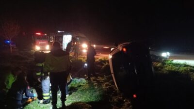 Hatay’ın Kırıkhan ilçesinde kontrolden çıkan otomobilin devrildiği kazada sürücü yaralandı.