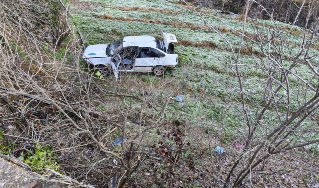 Bilecik’te seyir halinde kontrolden çıkan otomobil şarampole uçarken, 3 kişi