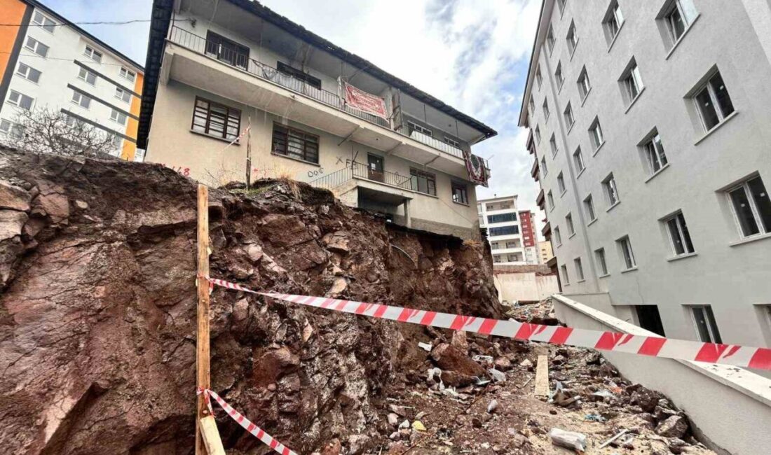 Ankara’da bitişiğindeki inşaat kazısı sırasında temelinde hasar oluşan 2 katlı