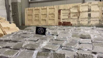 Bulgaristan’dan Türkiye’ye giden bir yük tırının dorsesine gizlenen 700 kilo