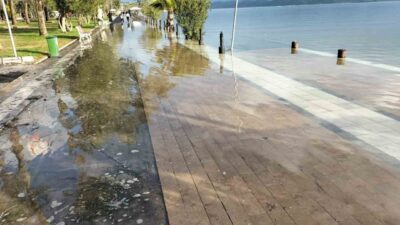 Muğla’nın Köyceğiz ilçesinde aralıklarla devam eden yağışlar nedeniyle Köyceğiz Gölü’nün
