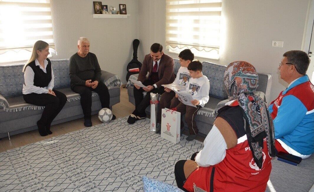 Muğla’nın Köyceğiz ilçesinde Aile ve Sosyal Hizmetler Bakanı Mahinur Özdemir