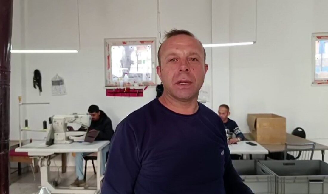 Kayseri’nin Develi ilçesinde atölyede çalışan 12 kişi, İstanbul’a çanta imalatı