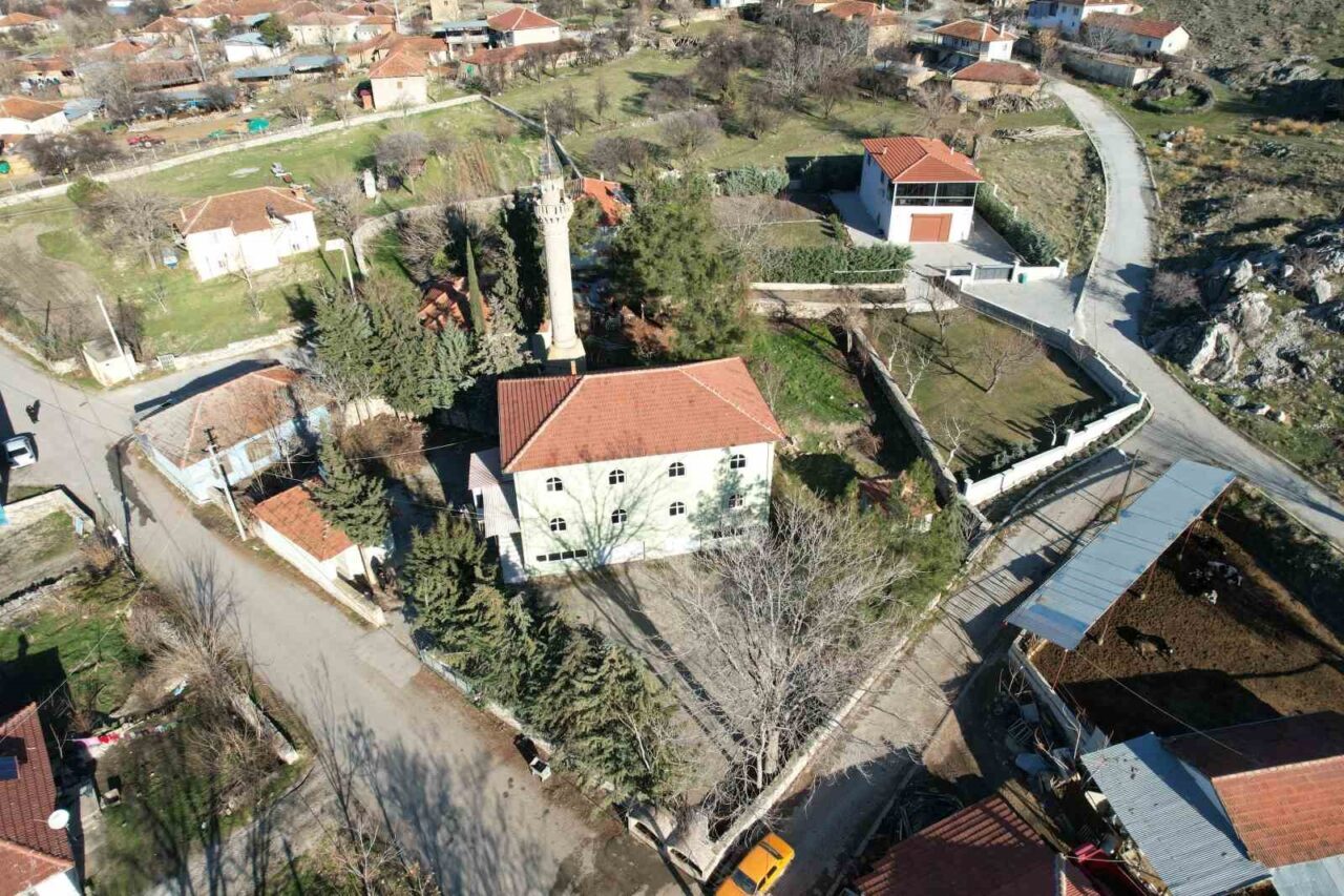 Denizli’de 25 yıl önce mahallelinin cami yapılması için bağışladığı arazinin