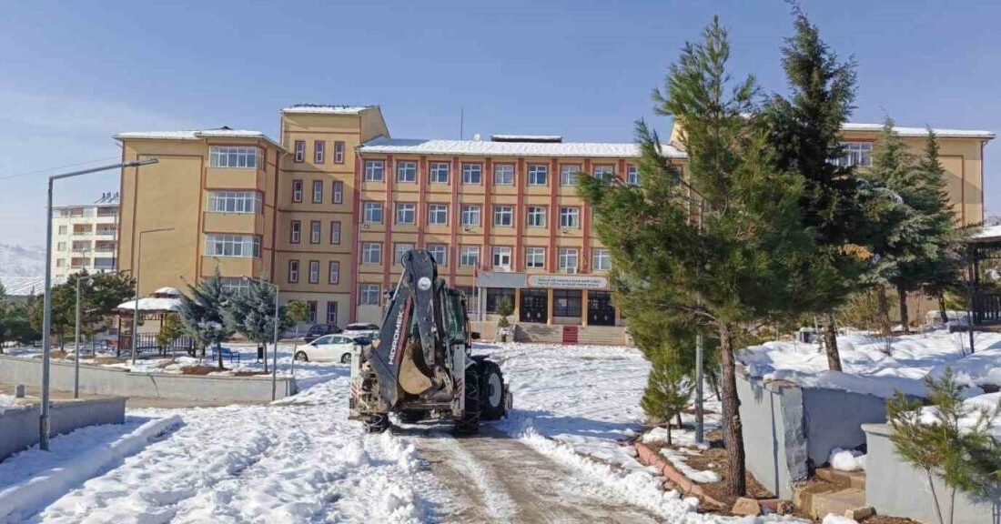 Batman’ın Kozluk ilçesinde olumsuz hava şartları nedeniyle eğitime 1 gün