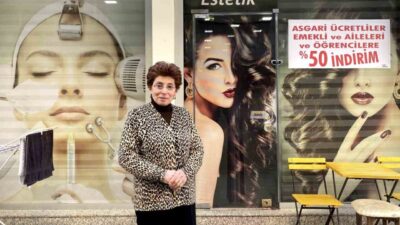 Manisa’nın Alaşehir ilçesinde hizmet veren bir kuaför ve güzellik salonu,