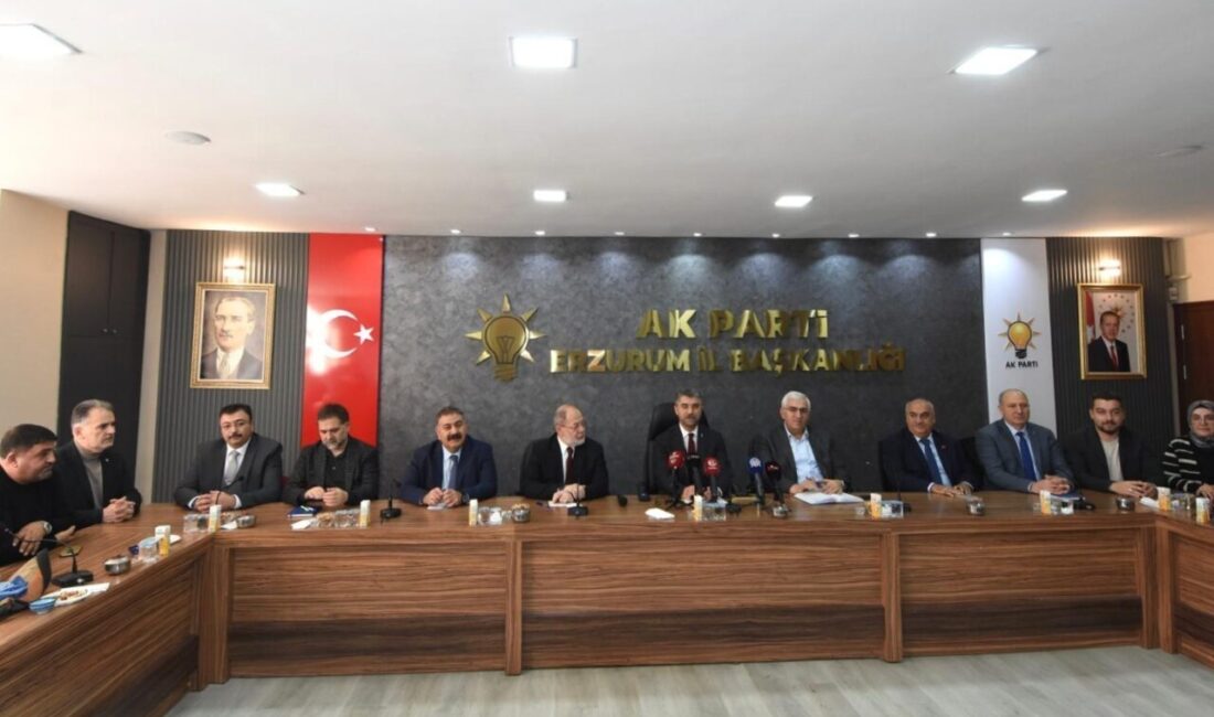 AK Parti Erzurum İl Başkanı İbrahim Küçükoğlu, il binasında yaptığı