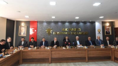 AK Parti Erzurum İl Başkanı İbrahim Küçükoğlu, il binasında yaptığı