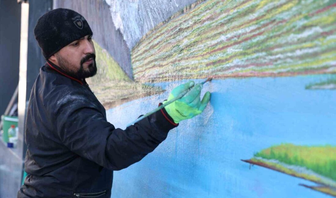 Kırşehir’de hükümet konağı yapımında kule vinç operatörü olarak çalışan Fırat