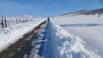 Diyarbakır’ın Kulp ilçesinde yoğun kar yağışı ve buzlanma nedeniyle taşımalı