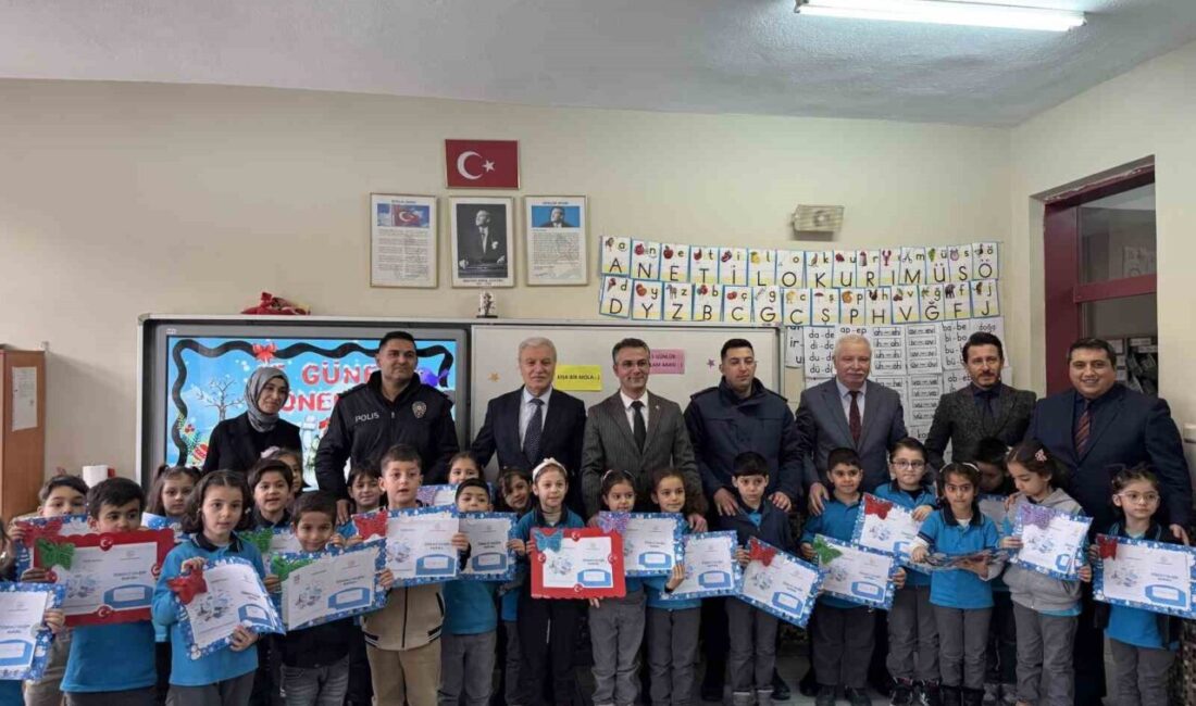 Konya’nın Kulu ilçesinde 7 bin 600 öğrenci karne alarak yarıyıl