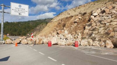 Antalya’nın Kumluca ilçesinde meydana gelen toprak kayması nedeniyle daha önce