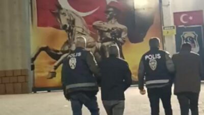 Hatay’ın Kumlu ilçesinde otodan hırsızlık olayı ile ilgili olarak yakalanan