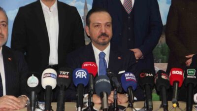 AK Parti Genel Başkan Yardımcısı Kürşad Zorlu, Kocaeli’deki basın toplantısında,