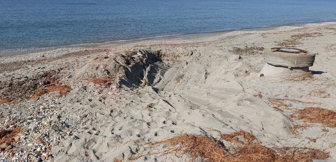 Aydın’ın Kuşadası ilçesinde etkili olan fırtına sonrasında Kadı Kalesi çevresinde