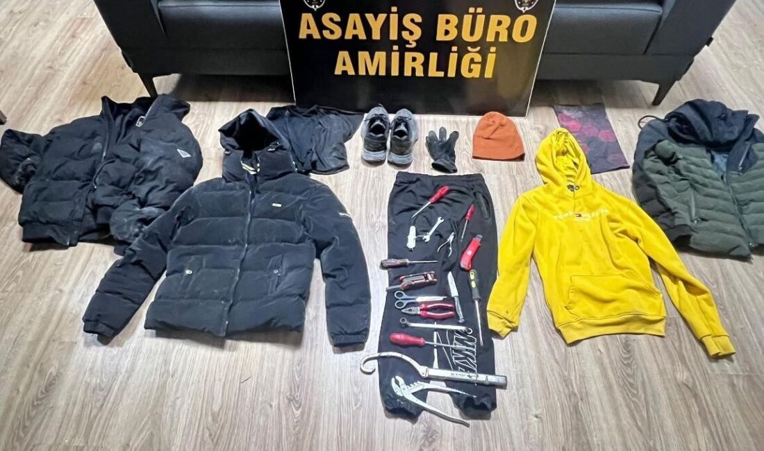Aydın’ın Kuşadası ilçesinde 6 farklı hırsızlık suçundan aranan şahıs, kıskıvrak