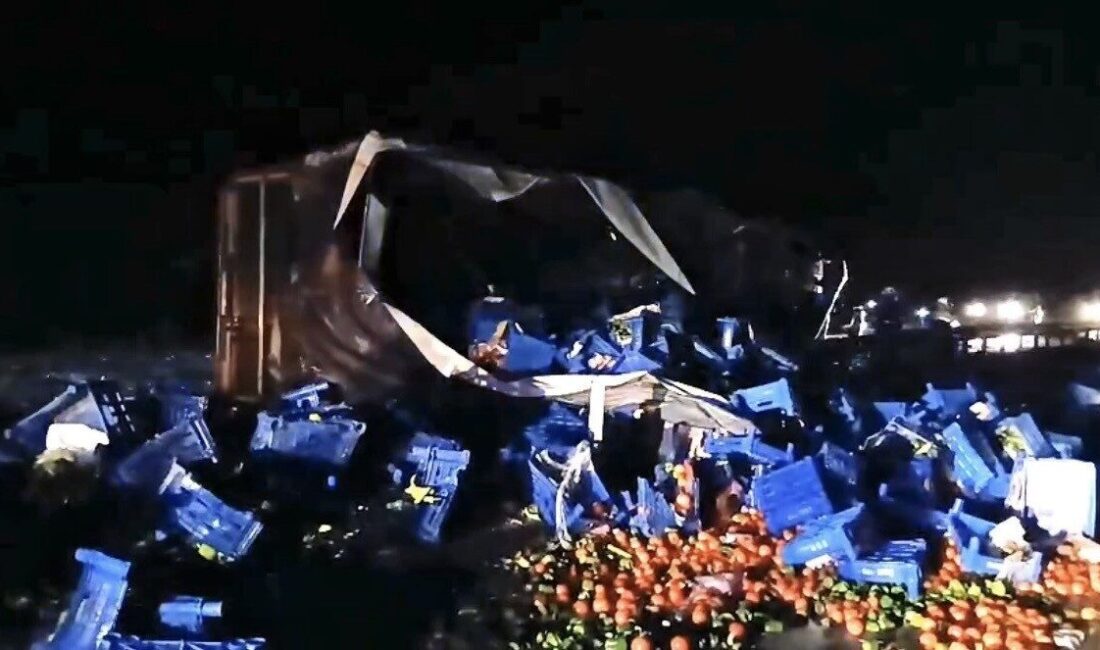 Kütahya-Eskişehir karayolunda etkili olan sağanak yağış, trafik kazasına yol açtı.