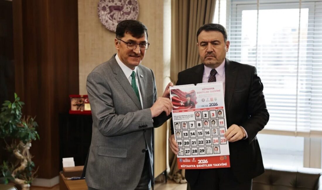 Kütahya Belediye Başkanı Eyüp Kahveci, Kütahya Valisi Musa Işın’ı makamında