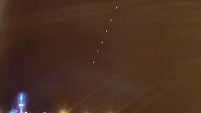 Kütahya ve Tavşanlı ilçesinde gece saatlerinde gökyüzünde peş peşe ilerleyen