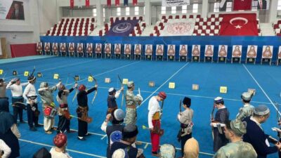 Kütahya’da, Türkiye Geleneksel Türk Okçuluk Federasyonu tarafından düzenlenen Geleneksel Türk