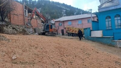 Kütahya’nın İstiklal Mahallesi’nde bulunan ve tarihi öneme sahip Ahi Evran
