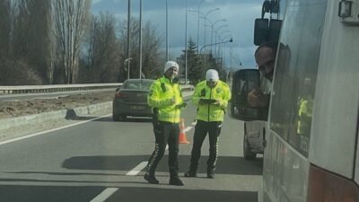 Kütahya İl Emniyet Müdürlüğü’ne bağlı trafik ekipleri, şehrin kilit noktalarında