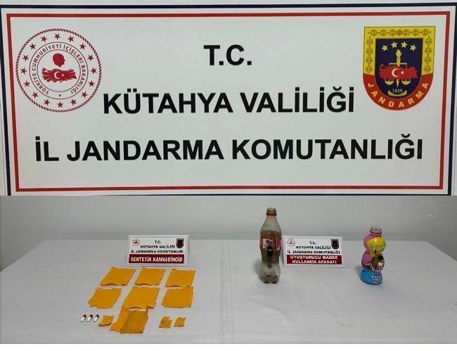 Kütahya İl Jandarma Komutanlığı ekiplerince Simav ilçesinde uyuşturucu suçlarıyla mücadele