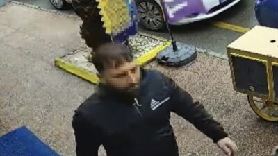 Mersin’in Tarsus ilçesinde bir kuyumcudan 100 gram külçe altını silah