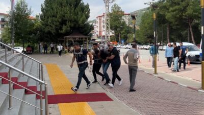 Burdur’da kuzenini öldüren şahıs ve ona yardım eden eşinin yargılandığı