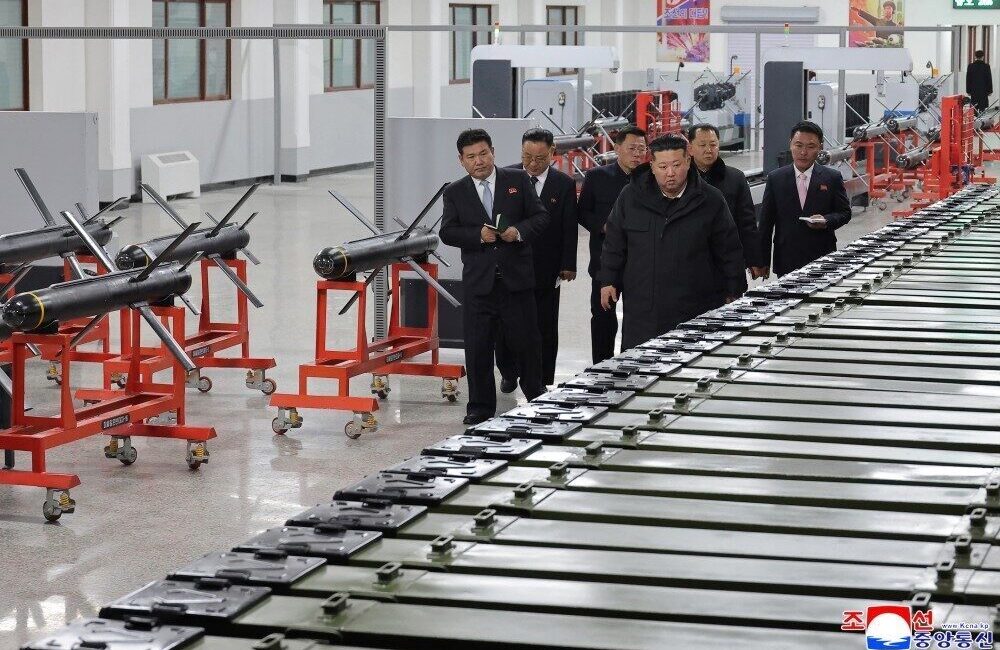 Kuzey Kore lideri Kim Jong-Un, taktik güdümlü füze sistemlerinin bu