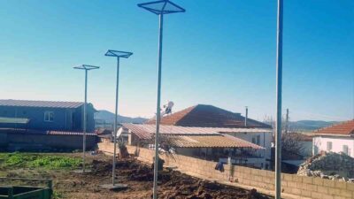 Muğla’nın Milas ilçesi Ekinanbarı Mahallesi’nde Büyükşehir Belediyesi leylekler için yuva