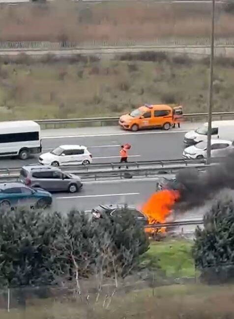 TEM Hadımköy Bağlantı Yolu Esenyurt mevkiinde, BMW marka bir aracın