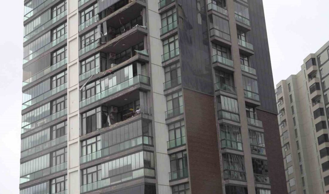 Bursa’da etkili olan lodos hayatı felç etti. Önüne kattığını sürükleyen