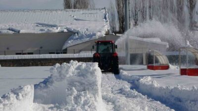 Muş’ta etkili olan yoğun kar yağışı spor müsabakalarını da olumsuz